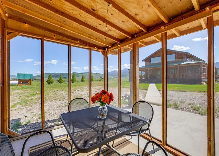 W/ Mtn Views By The River! Apartment *